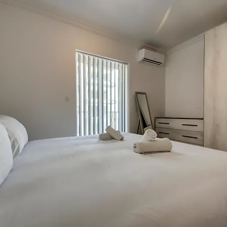 Spacious 3br Apt With Private Balconies In M'scala By 360 Estates