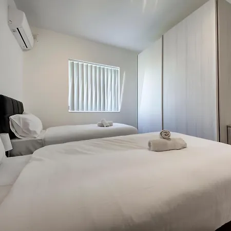 Spacious 3br Apt With Private Balconies In M'scala By 360 Estates Apartment *