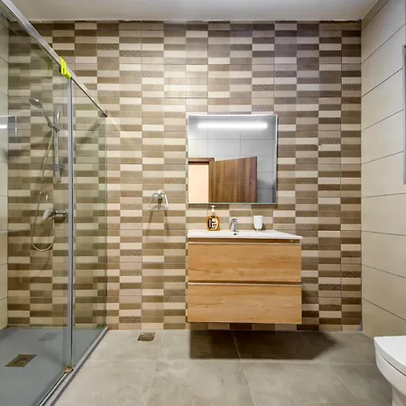 Spacious 3br Apt With Private Balconies In M'scala By 360 Estates 马尔萨斯卡拉